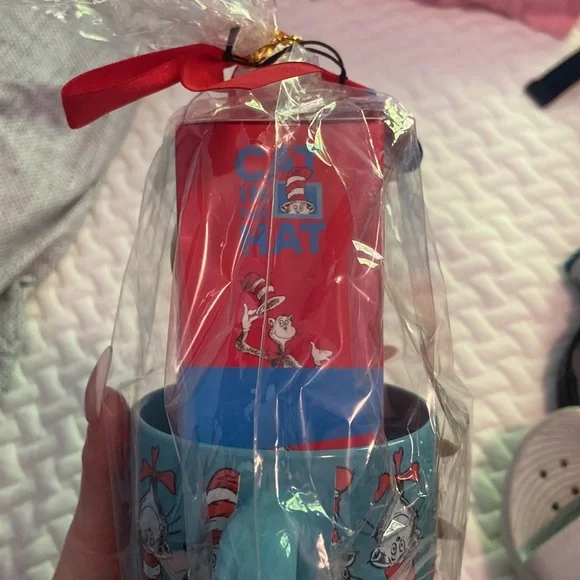 Dr. Seuss Cat In The Hat Hot Cocoa Bombs Mug Set - Picture 3 of 9